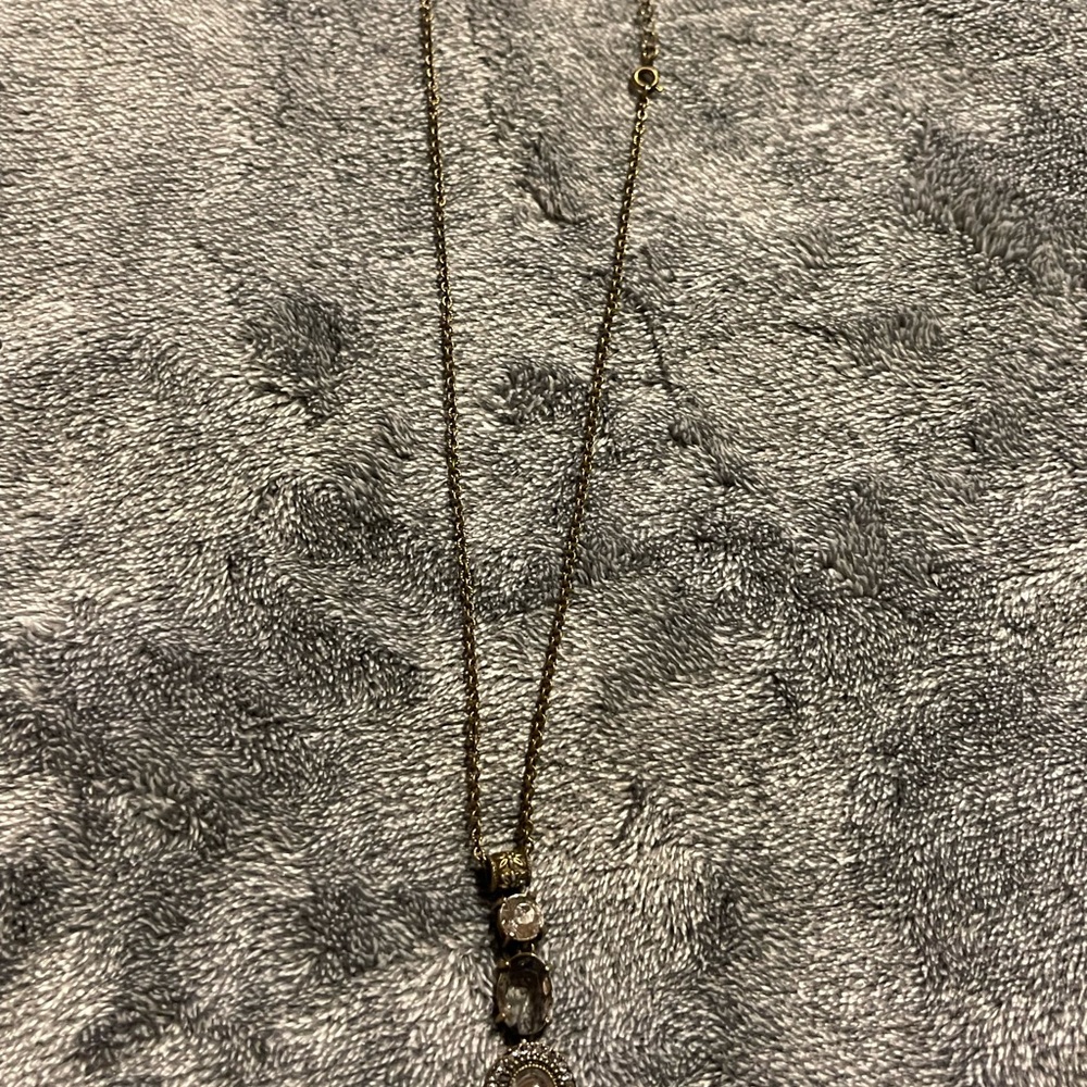 Elegant Gold Necklace with Crystal Accents